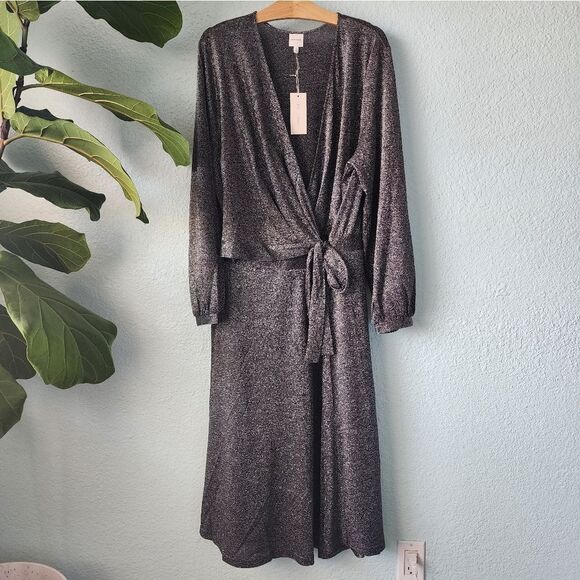 Pleione Dresses & Skirts - PLEIONE Metallic faux wrap midi dress